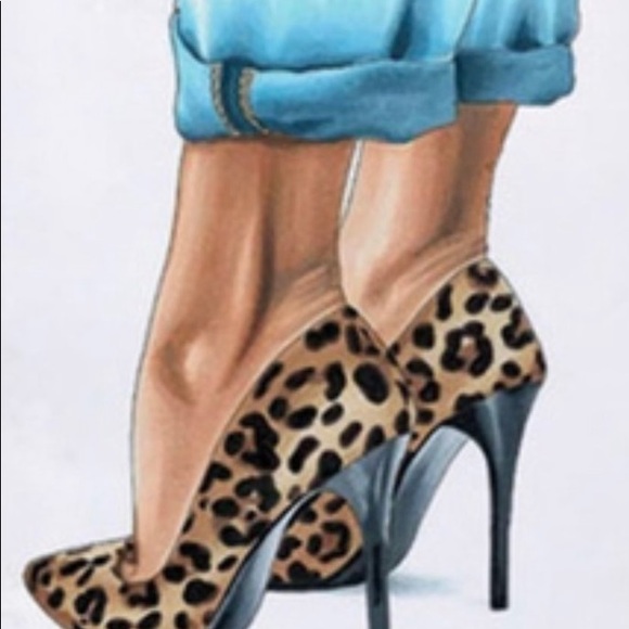 Graphic tee NWOT Leopard high heel pumps - Picture 3 of 5